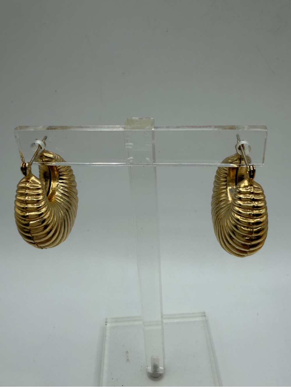VTG Statement Nefertiti Egyptian inspired gold tone earrings